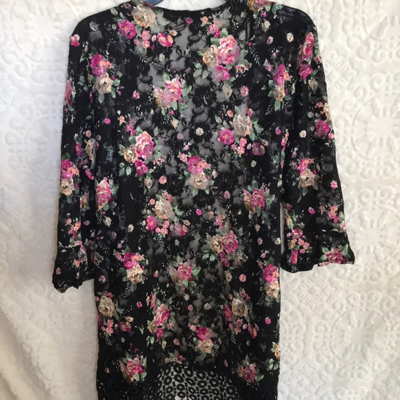 Sweet Rain Black Floral Lace Kimono - Picture 5 of 11
